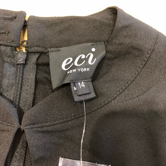 Key hole Knee length black dress - Picture 6 of 7